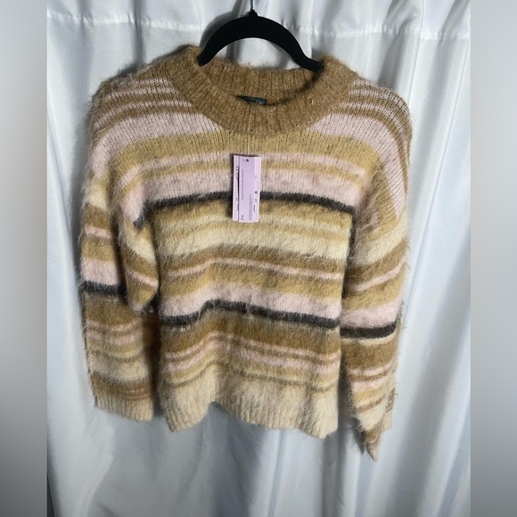 Wild Fable Striped Beige and Pink Women's Size XS Sweater Fuzzy Crew Neck NWT - Picture 2 of 10